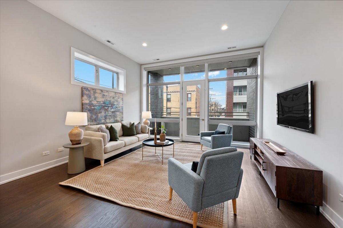 3024 W Armitage Avenue 3