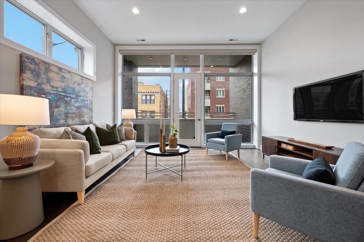 3024 W Armitage Avenue 3