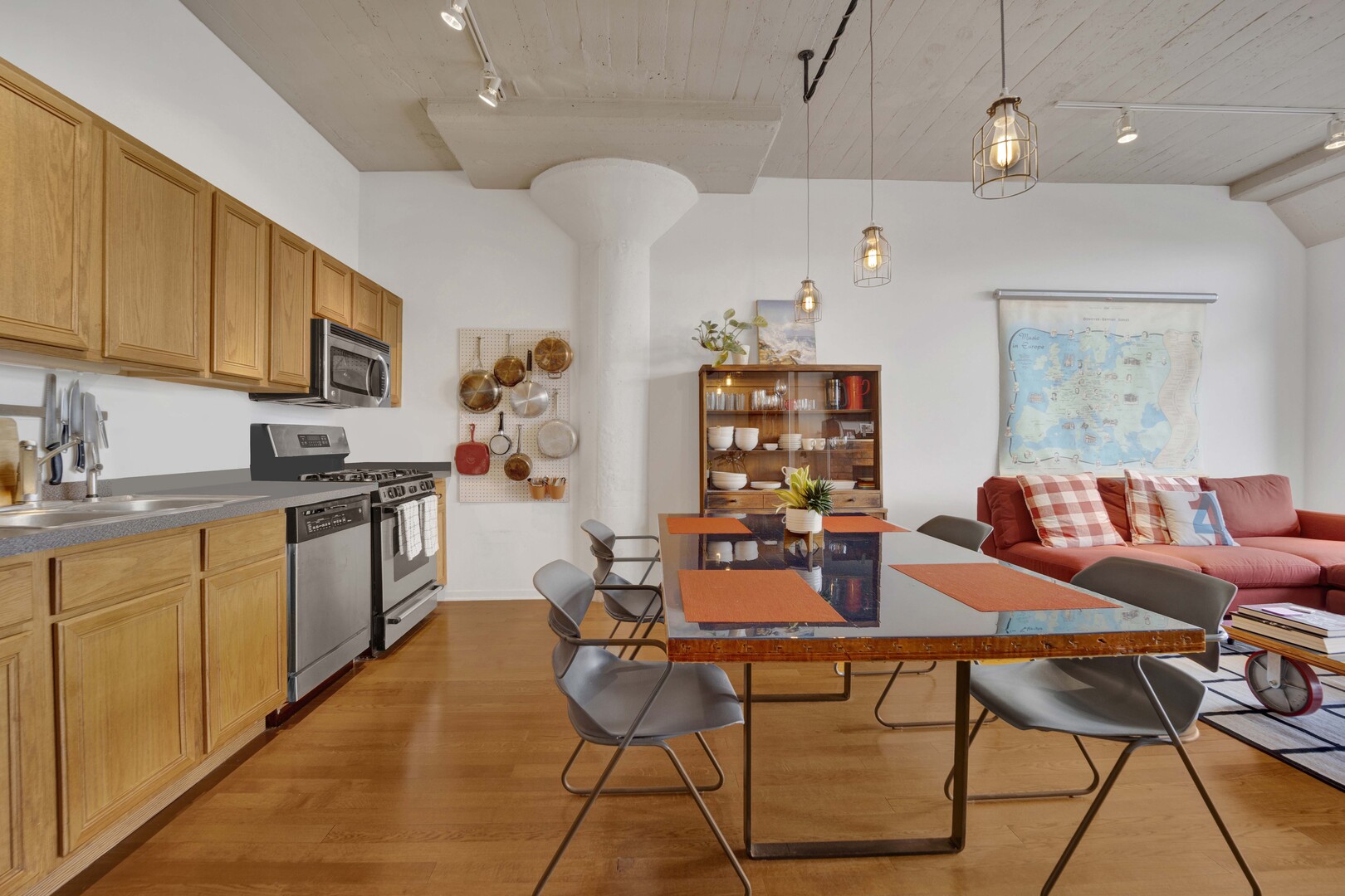 1525 S Sangamon Street 610