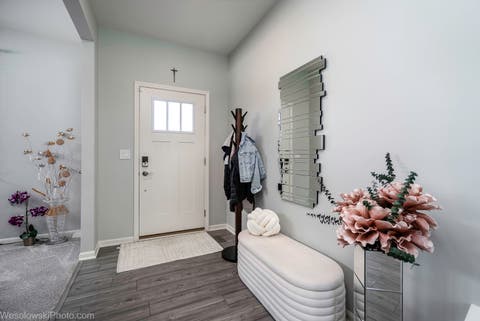 Tiny photo for 321 S Pointe Avenue, South Elgin, IL 60177 (MLS # 12713539)