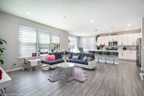 Tiny photo for 321 S Pointe Avenue, South Elgin, IL 60177 (MLS # 12713539)
