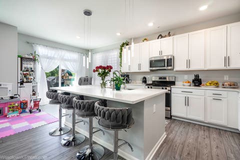 Tiny photo for 321 S Pointe Avenue, South Elgin, IL 60177 (MLS # 12713539)