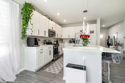 Tiny photo for 321 S Pointe Avenue, South Elgin, IL 60177 (MLS # 12713539)