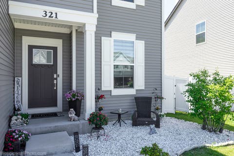 Tiny photo for 321 S Pointe Avenue, South Elgin, IL 60177 (MLS # 12713539)
