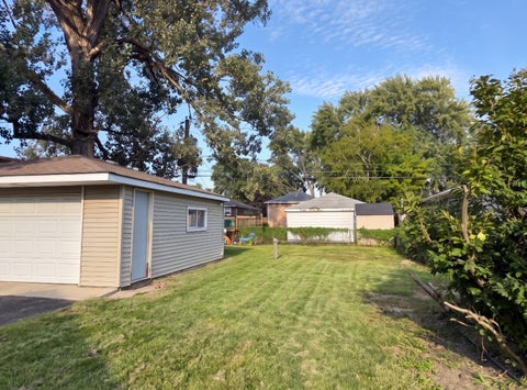 Tiny photo for 8913 Central Avenue, Oak Lawn, IL 60453 (MLS # 12742151)
