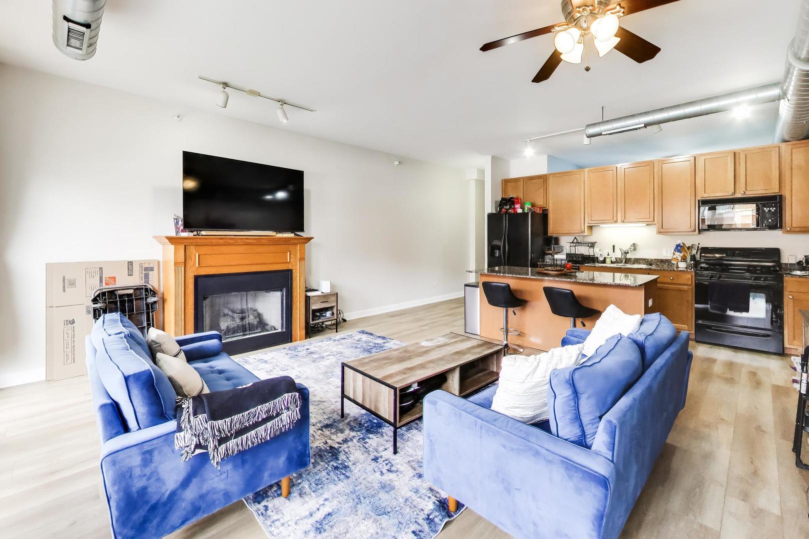 1200 W MONROE Street 315