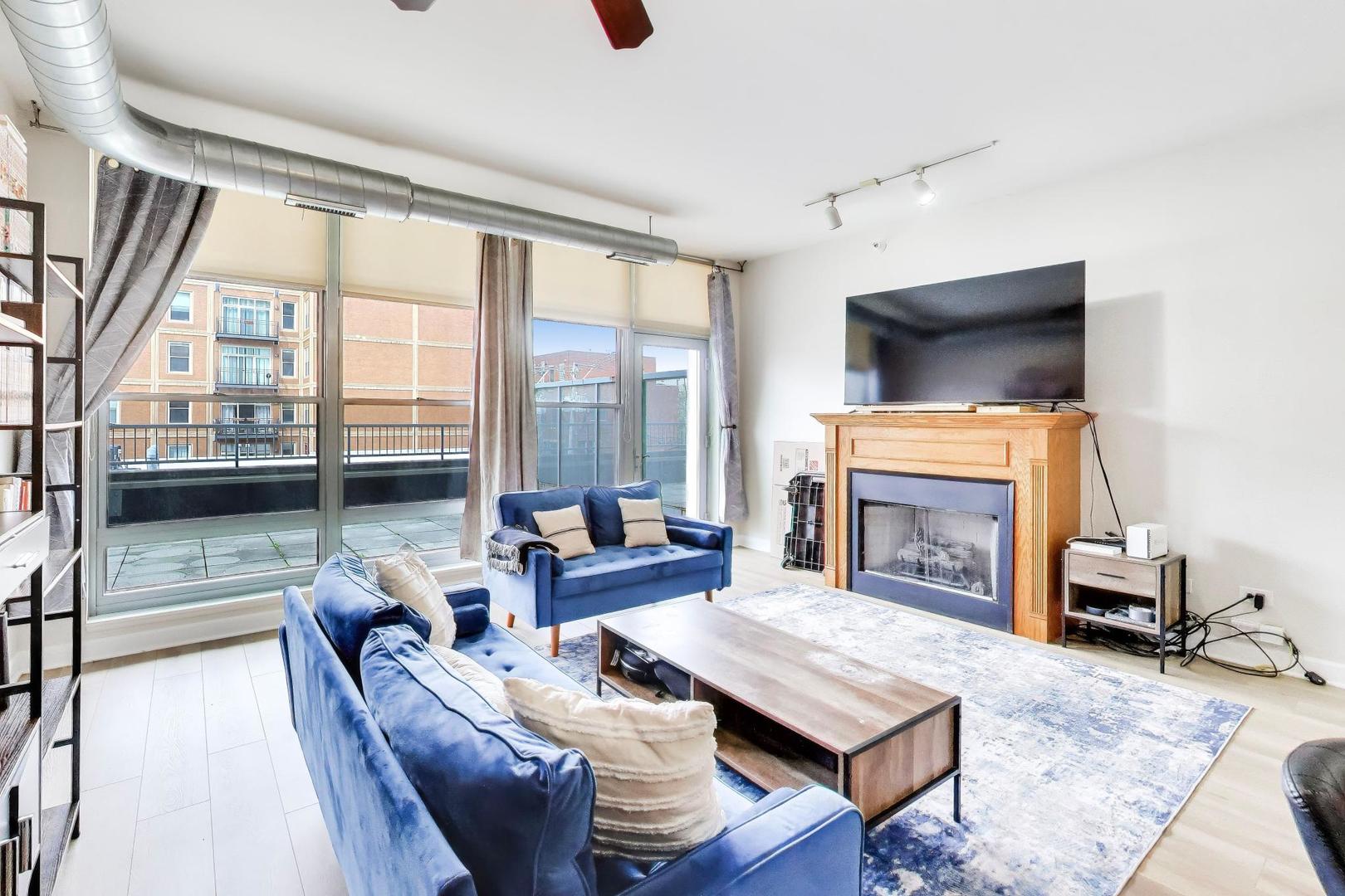 1200 W MONROE Street 315