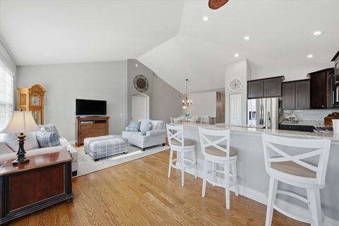 Tiny photo for 4055 Chesapeake Lane, Naperville, IL 60564 (MLS # 12628307)