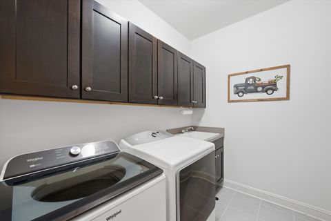 Tiny photo for 4055 Chesapeake Lane, Naperville, IL 60564 (MLS # 12628307)