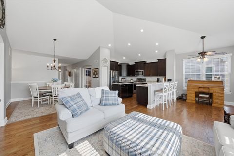 Tiny photo for 4055 Chesapeake Lane, Naperville, IL 60564 (MLS # 12628307)