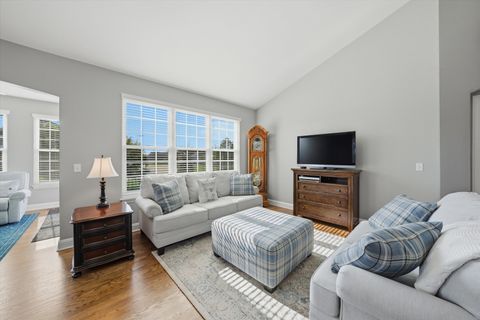 Tiny photo for 4055 Chesapeake Lane, Naperville, IL 60564 (MLS # 12628307)