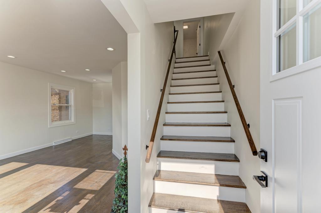 6218 W Foster Avenue