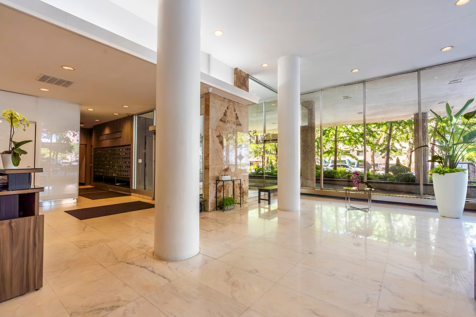 5757 N Sheridan Road 19D