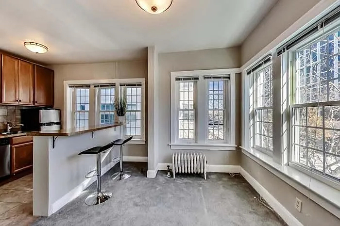 4310 N Clarendon Avenue 1020