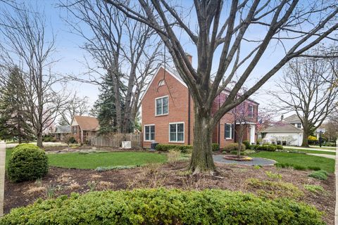 Tiny photo for 545 S Brainard Avenue, La Grange, IL 60525 (MLS # 12619602)