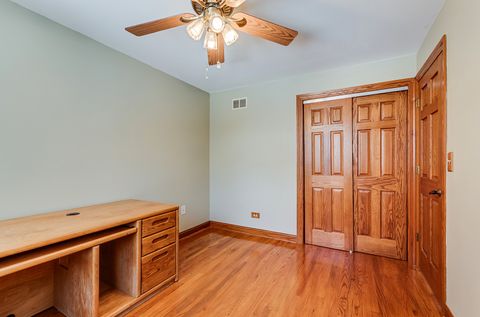 Tiny photo for 8732 W Surrey Park Park, Palos Hills, IL 60465 (MLS # 12637340)