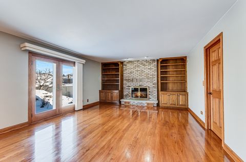 Tiny photo for 8732 W Surrey Park Park, Palos Hills, IL 60465 (MLS # 12637340)