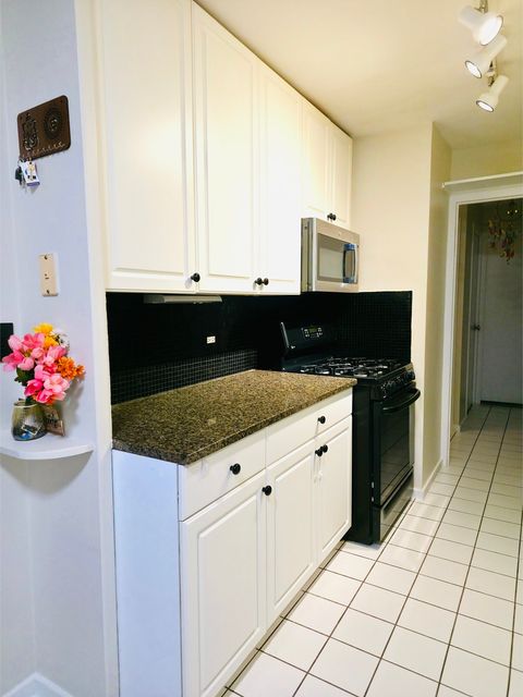 Tiny photo for 3430 N Lake Shore Drive #15M, Chicago, IL 60657 (MLS # 12593973)