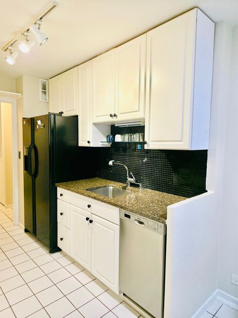 Tiny photo for 3430 N Lake Shore Drive #15M, Chicago, IL 60657 (MLS # 12593973)