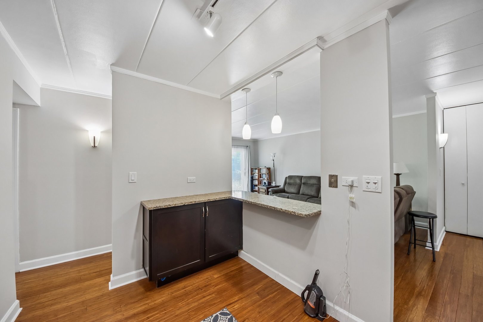 Properties 3 6330 Lincoln Avenue 3C