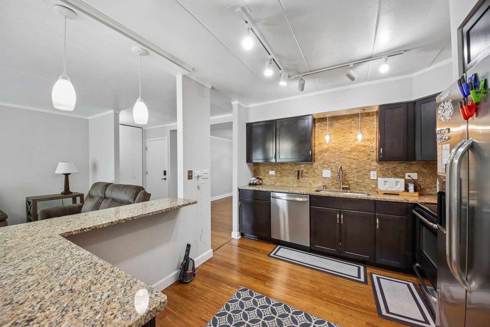 Properties 2 6330 Lincoln Avenue 3C