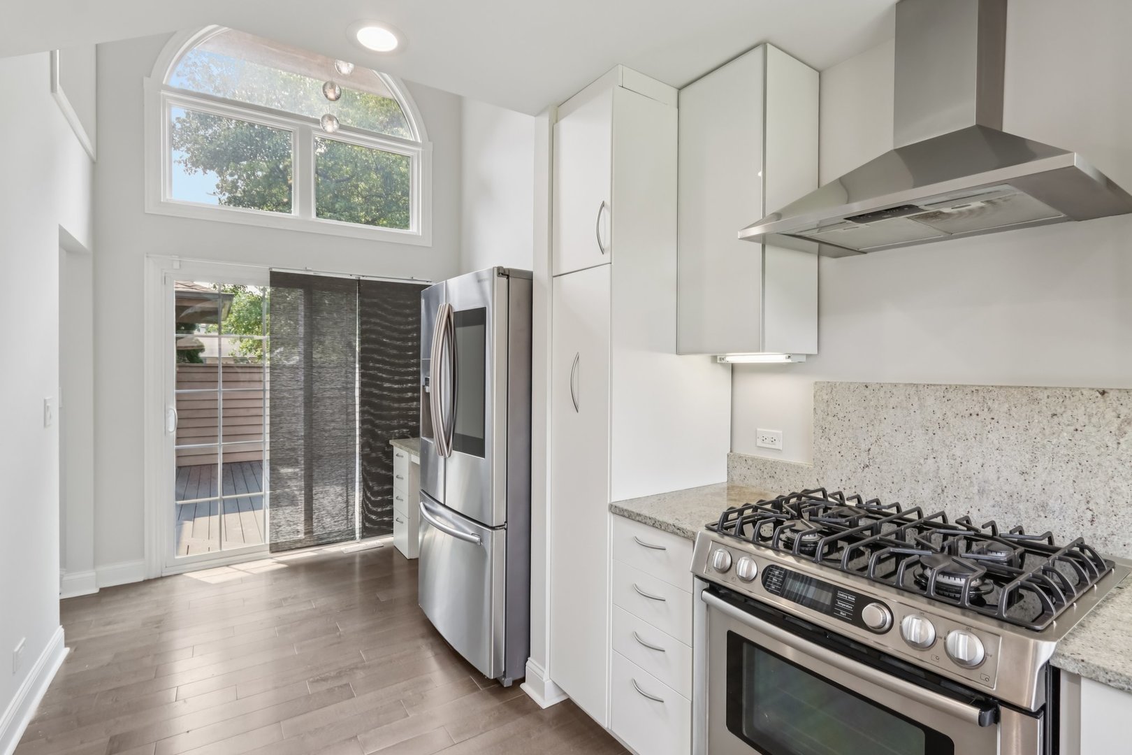 122 W Courtland Street