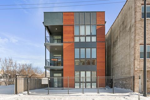 3655 S Indiana Avenue 2 Chicago IL 60653