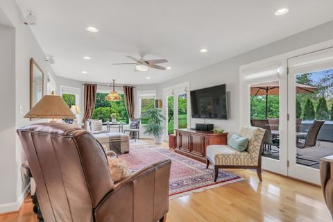 Tiny photo for 1525 Saratoga Court, Libertyville, IL 60048 (MLS # 12635923)