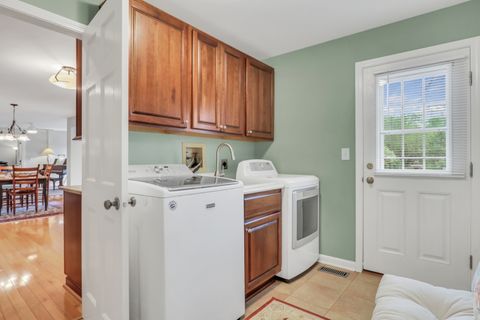 Tiny photo for 1525 Saratoga Court, Libertyville, IL 60048 (MLS # 12635923)
