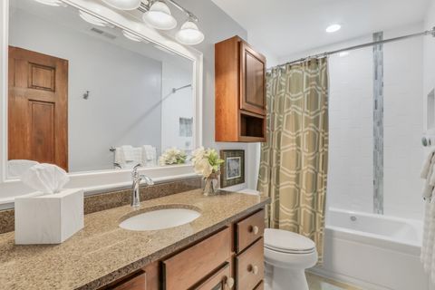 Tiny photo for 1525 Saratoga Court, Libertyville, IL 60048 (MLS # 12635923)