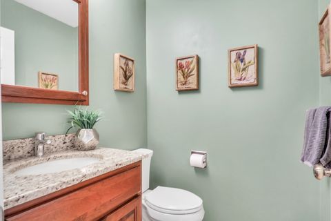 Tiny photo for 1525 Saratoga Court, Libertyville, IL 60048 (MLS # 12635923)