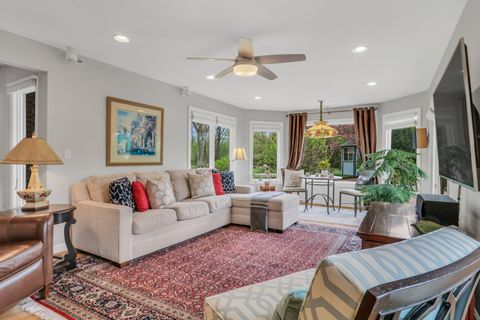 Tiny photo for 1525 Saratoga Court, Libertyville, IL 60048 (MLS # 12635923)