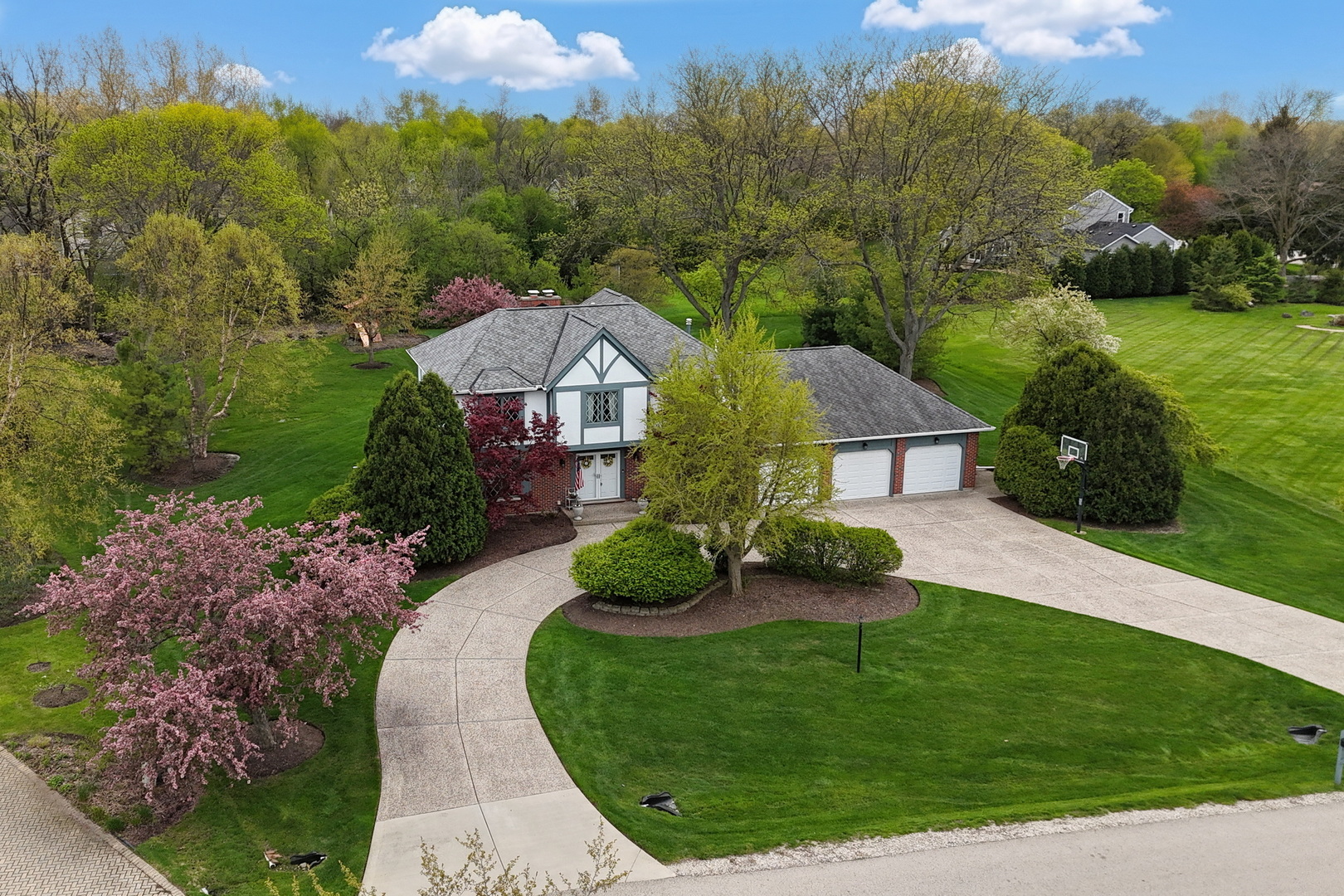 1525 Saratoga Court