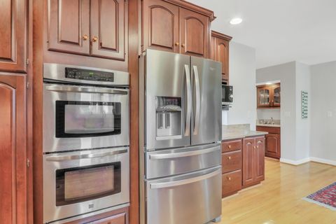 Tiny photo for 1525 Saratoga Court, Libertyville, IL 60048 (MLS # 12635923)