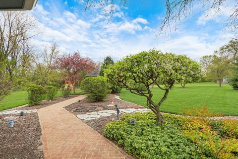 Tiny photo for 1525 Saratoga Court, Libertyville, IL 60048 (MLS # 12635923)
