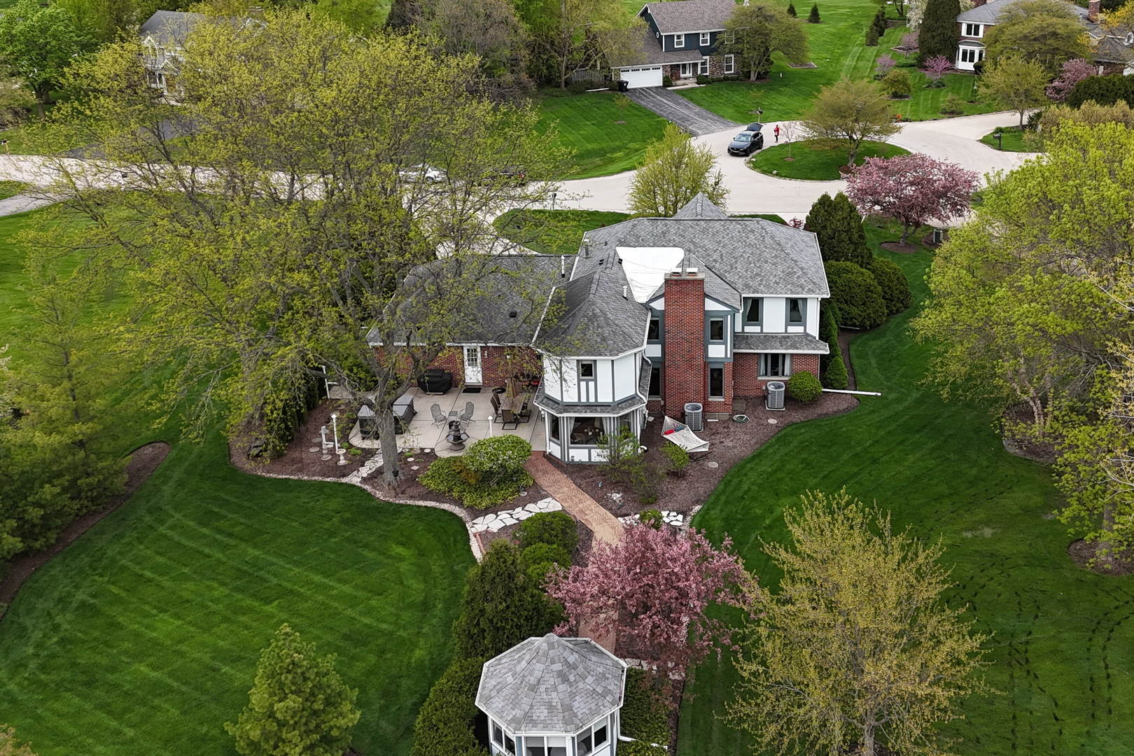 1525 Saratoga Court