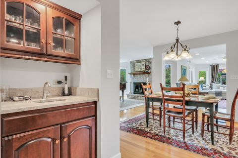 Tiny photo for 1525 Saratoga Court, Libertyville, IL 60048 (MLS # 12635923)