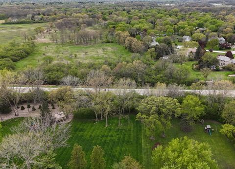 Tiny photo for 1525 Saratoga Court, Libertyville, IL 60048 (MLS # 12635923)