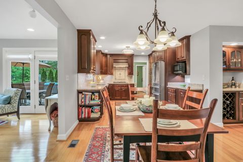 Tiny photo for 1525 Saratoga Court, Libertyville, IL 60048 (MLS # 12635923)
