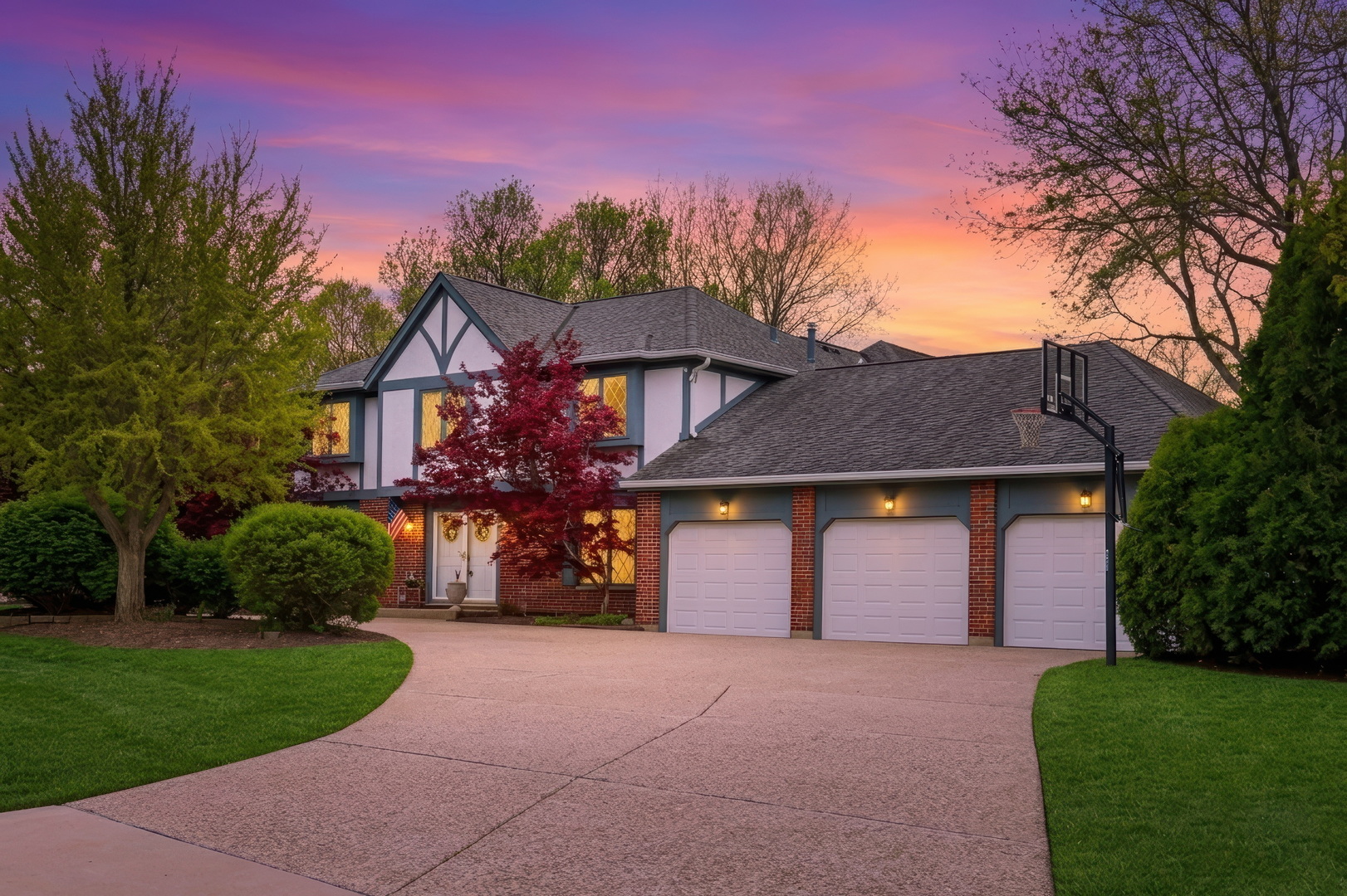 1525 Saratoga Court