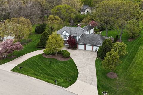Tiny photo for 1525 Saratoga Court, Libertyville, IL 60048 (MLS # 12635923)