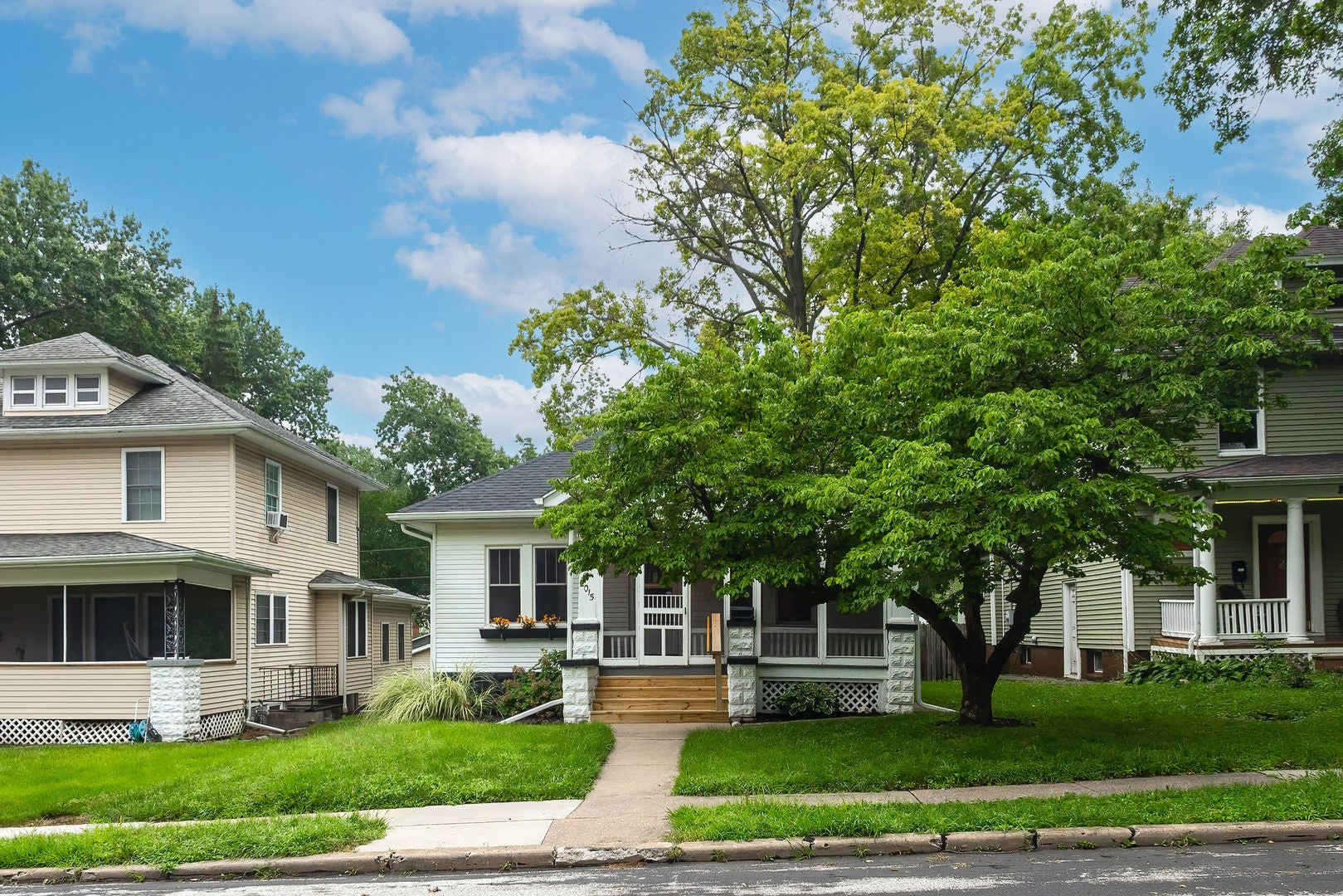 2015 Tremont Avenue
