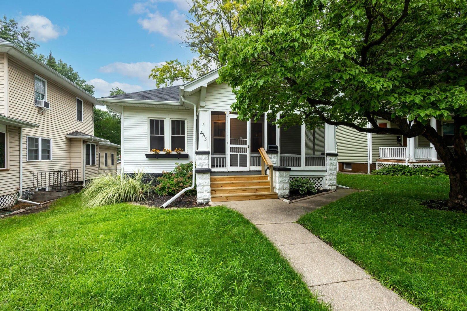 2015 Tremont Avenue