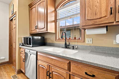 Tiny photo for 1615 Nicholson Street, Crest Hill, IL 60403 (MLS # 12689494)