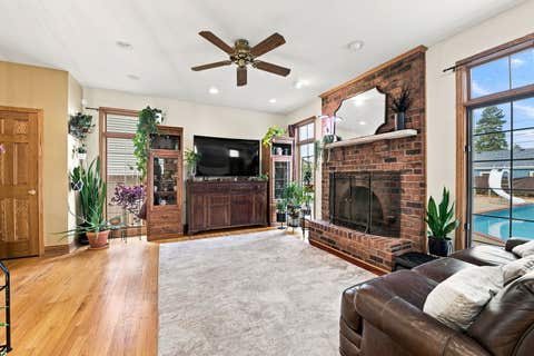 Tiny photo for 1615 Nicholson Street, Crest Hill, IL 60403 (MLS # 12689494)
