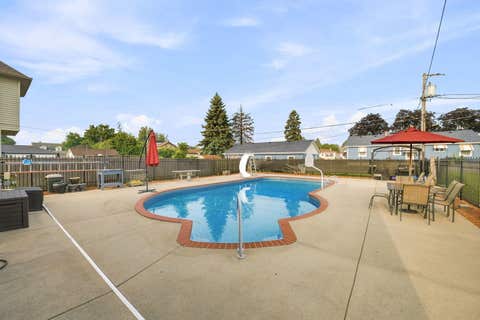 Tiny photo for 1615 Nicholson Street, Crest Hill, IL 60403 (MLS # 12689494)