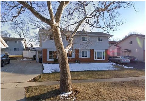Photo of 221 Grissom Lane, Hoffman Estates, IL 60169 (MLS # 12489038)