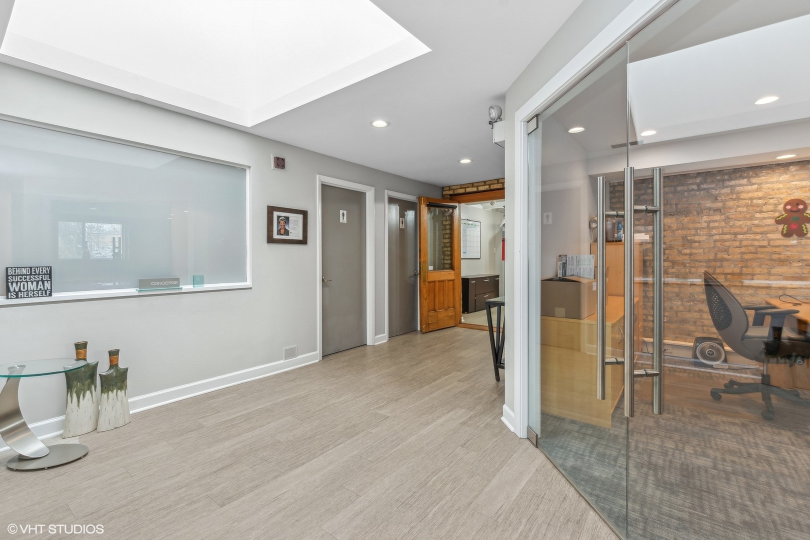 660 La Salle Place