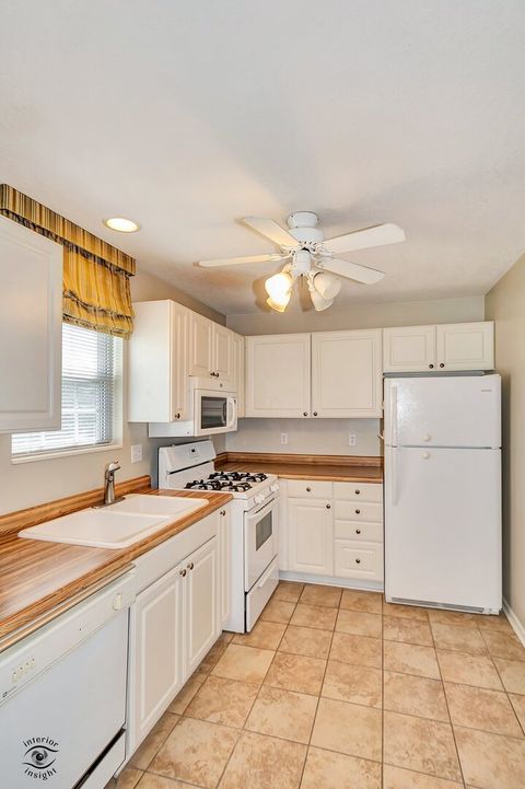 Tiny photo for 608 Huntington Court #608, Bourbonnais, IL 60914 (MLS # 12456455)