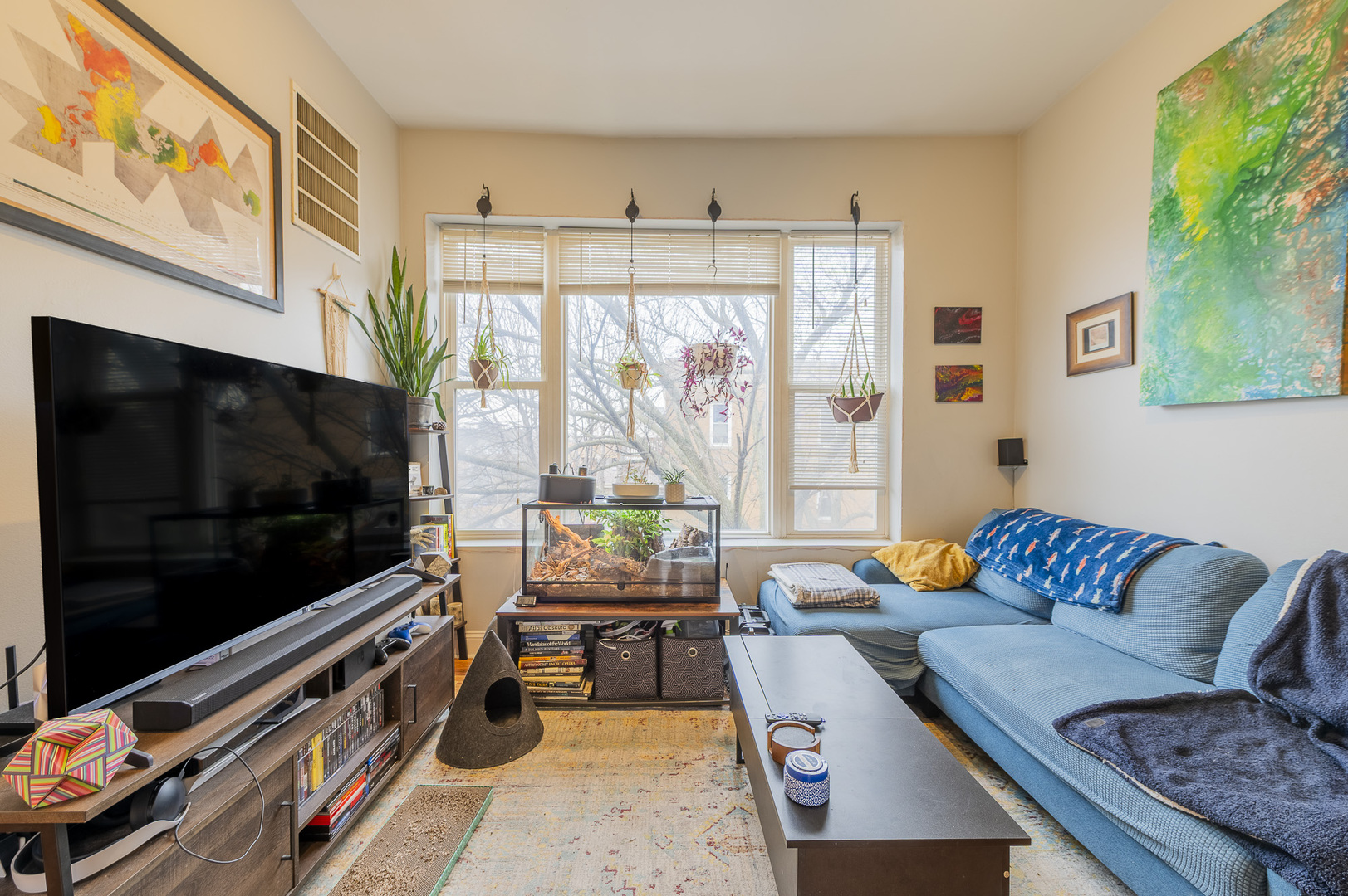 1358 N Artesian Avenue 2439-3R